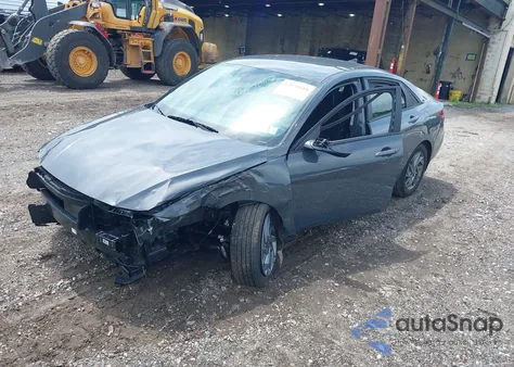 2024 Hyundai Elantra Sel z USA, uszkodzony, nr VIN KMHLM4DGXRU696920